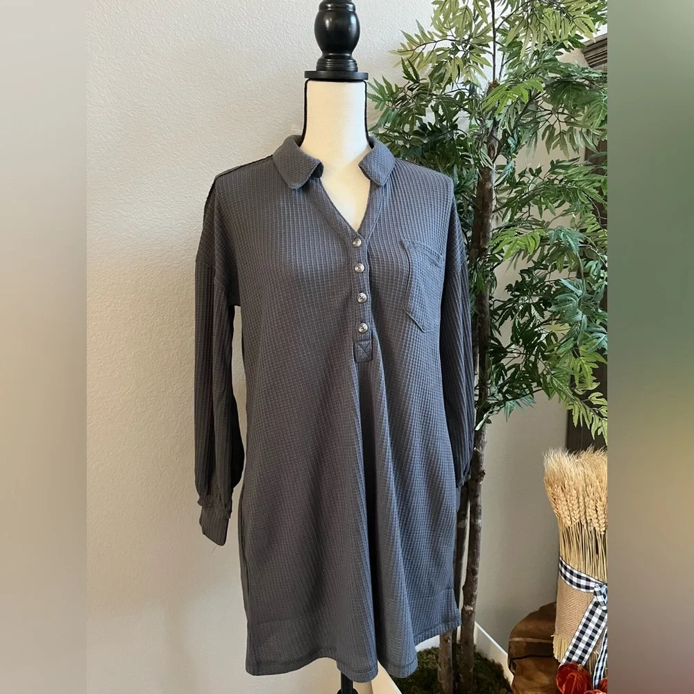 Dress - Picture 1 of 6